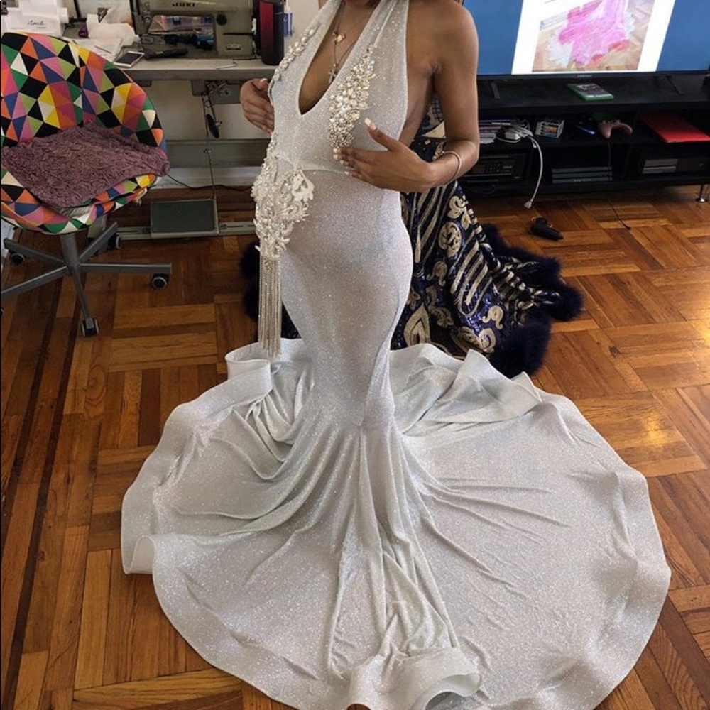 I’ve only used this dress 1x for my baby shower